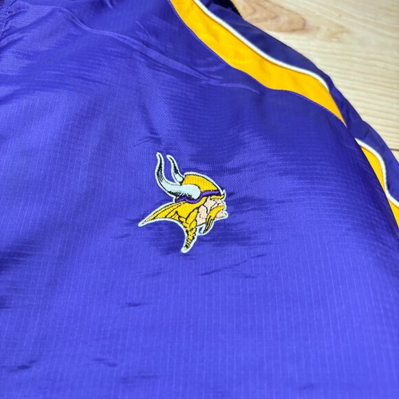Minnesota Vikings Jacket Large Purple Full Zip Puffer Coat NFL Football Outdoors - Picture 5 of 15